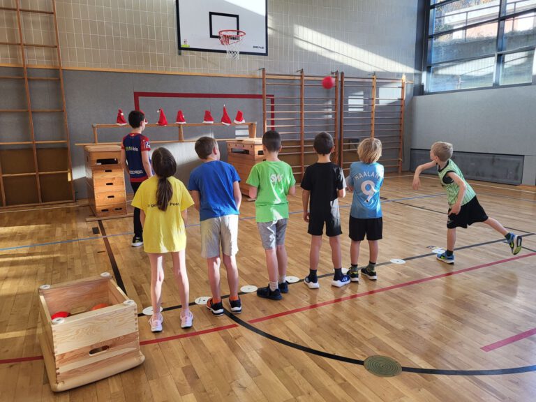 Vorweihnachtliches Handballprogramm